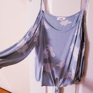 Cold Shoulder Top EUC Size XS
